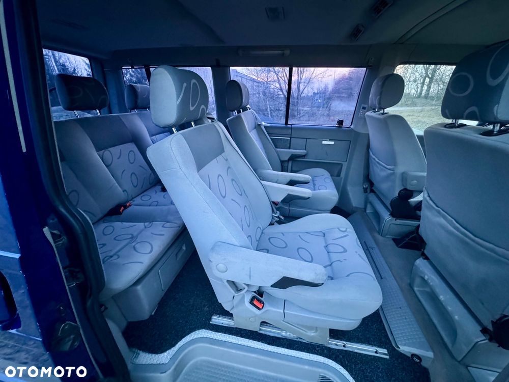 Volkswagen Multivan Standard - 16