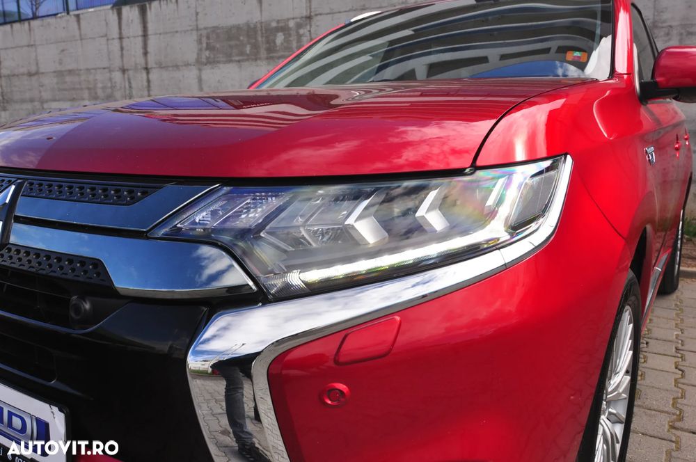 Mitsubishi Outlander 2.4 4WD CVT Intense - 21