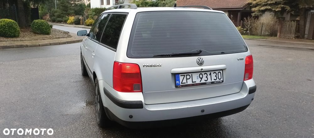 Volkswagen Passat - 1
