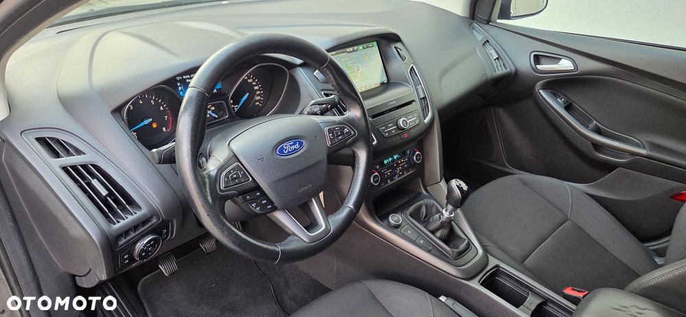 Ford Focus 1.0 EcoBoost Titanium - 29