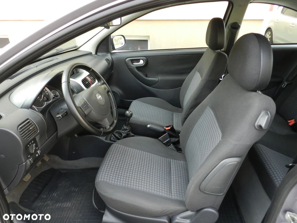 Opel Corsa 1.2 16V Cosmo - 18