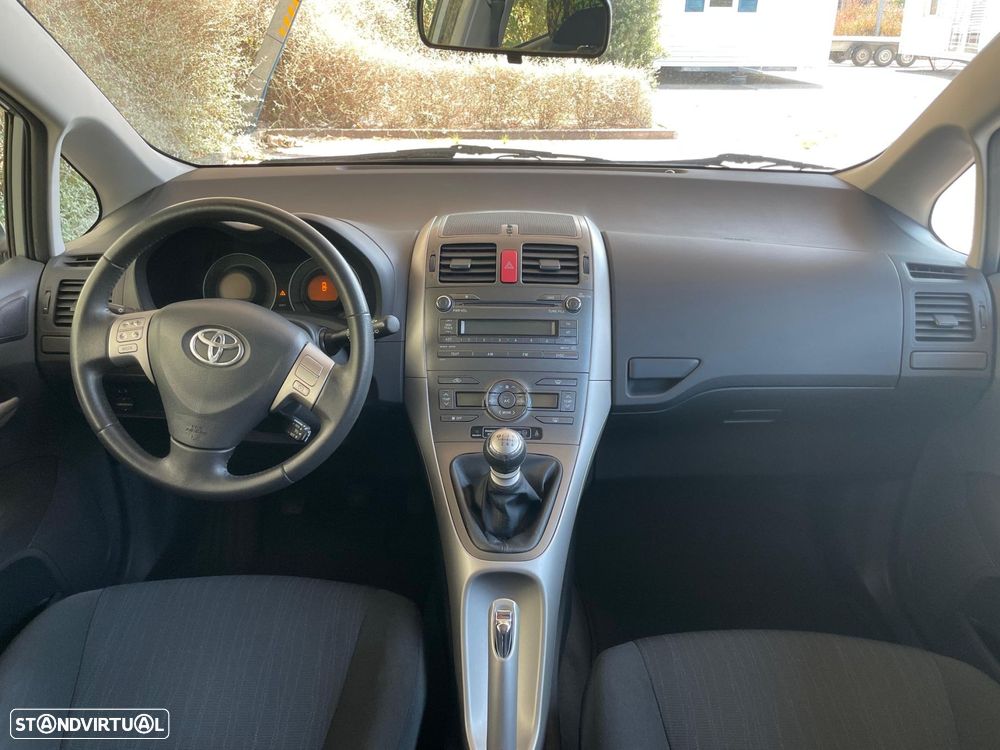 Toyota Auris 2.0 D-4D - 13