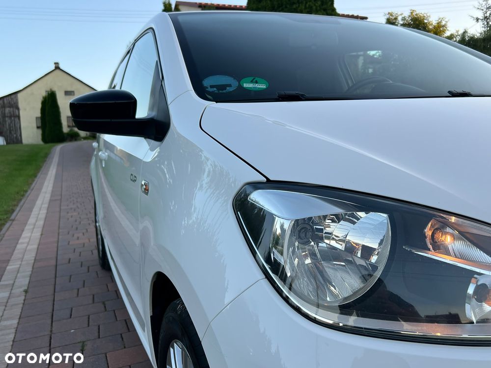 Volkswagen up! high - 23