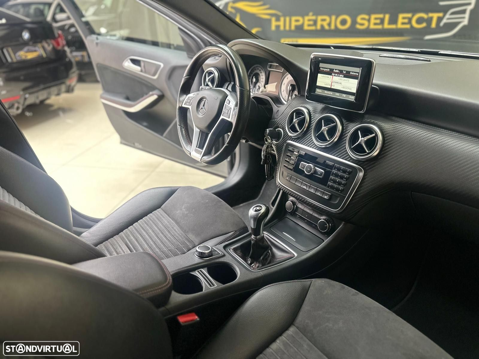 Mercedes-Benz A 180 AMG Line - 23