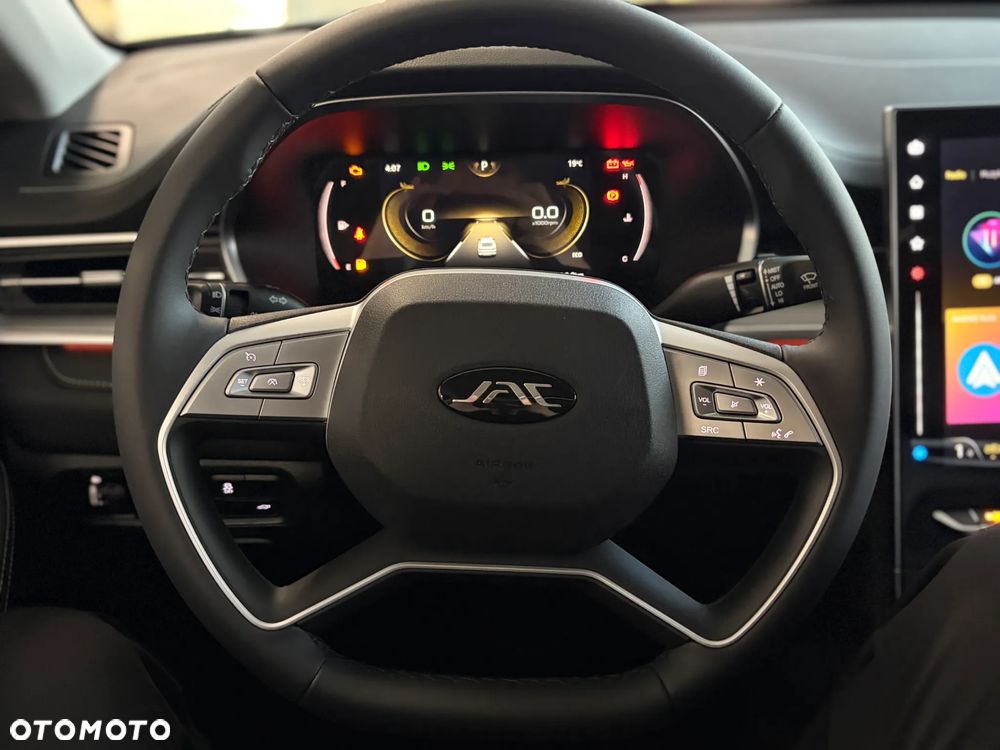 JAC J7 Plus CVT - 9