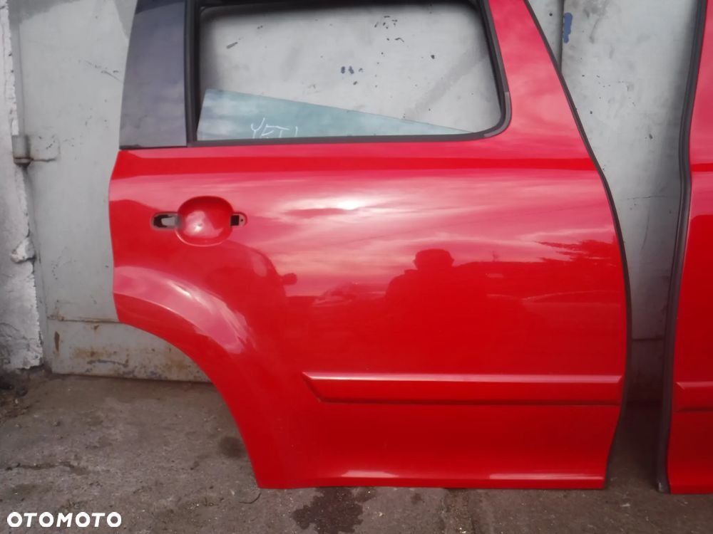 Skoda Yeti Lift drzwi tyl prawe lewe szyba LF3K 8T8T - 3