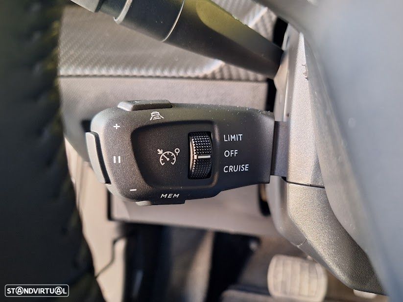 Peugeot 2008 1.2 Hybrid Allure e-DCS6 - 21