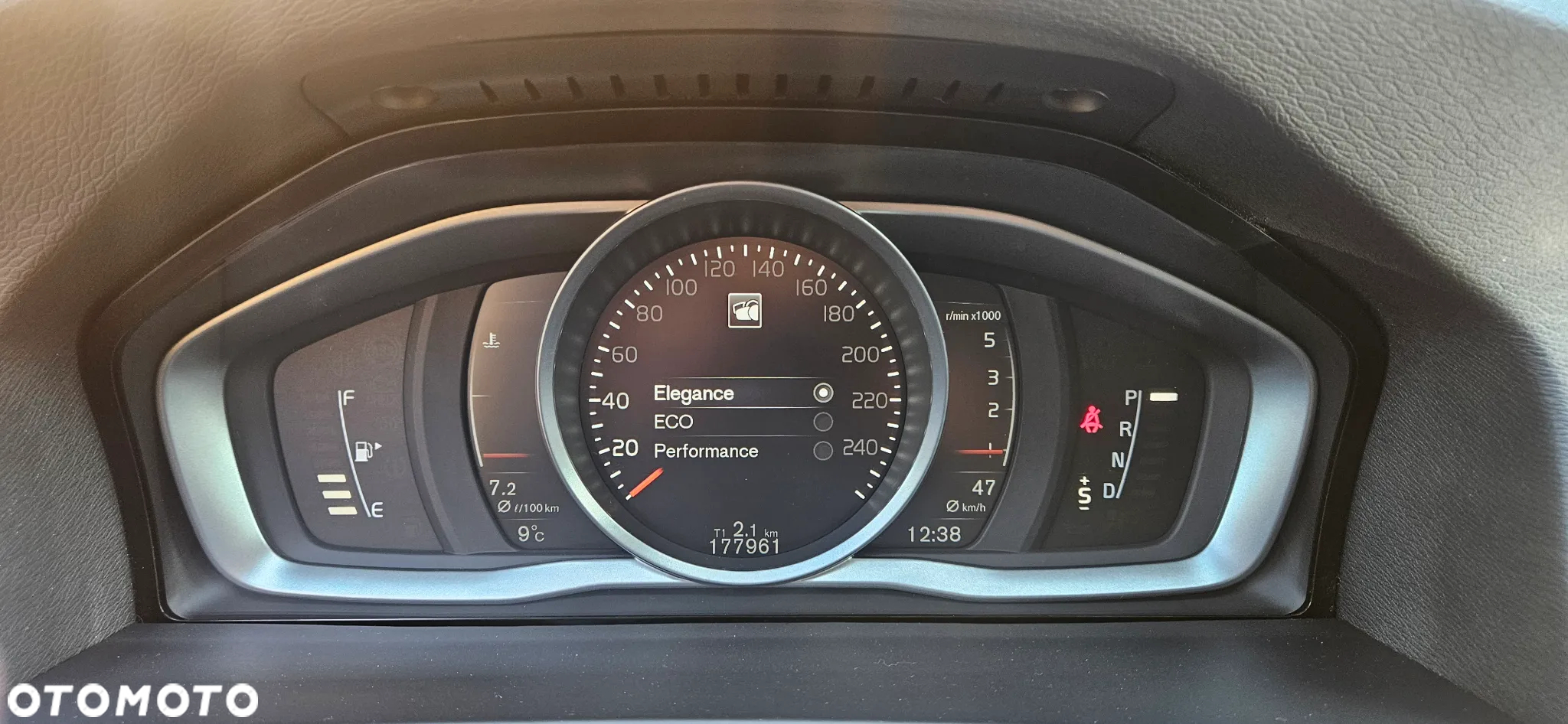 Volvo V60 D2 Drive-E Dynamic Edition (Kinetic) - 4