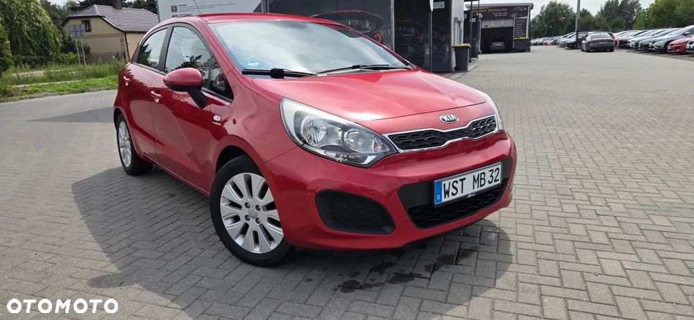 Kia Rio 1.2 Fifa World Cup Edition - 24