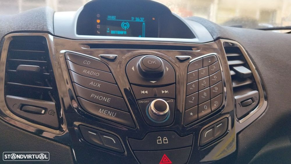 Ford Fiesta 1.0 T EcoBoost Titanium - 9