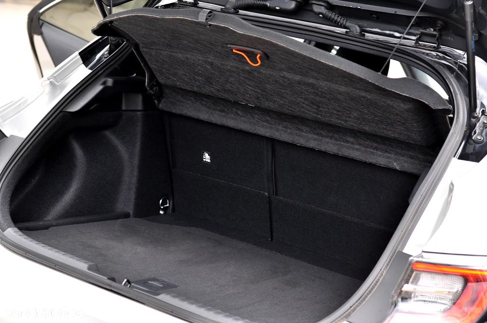 Toyota Corolla 2.0 Hybrid GR Sport - 22