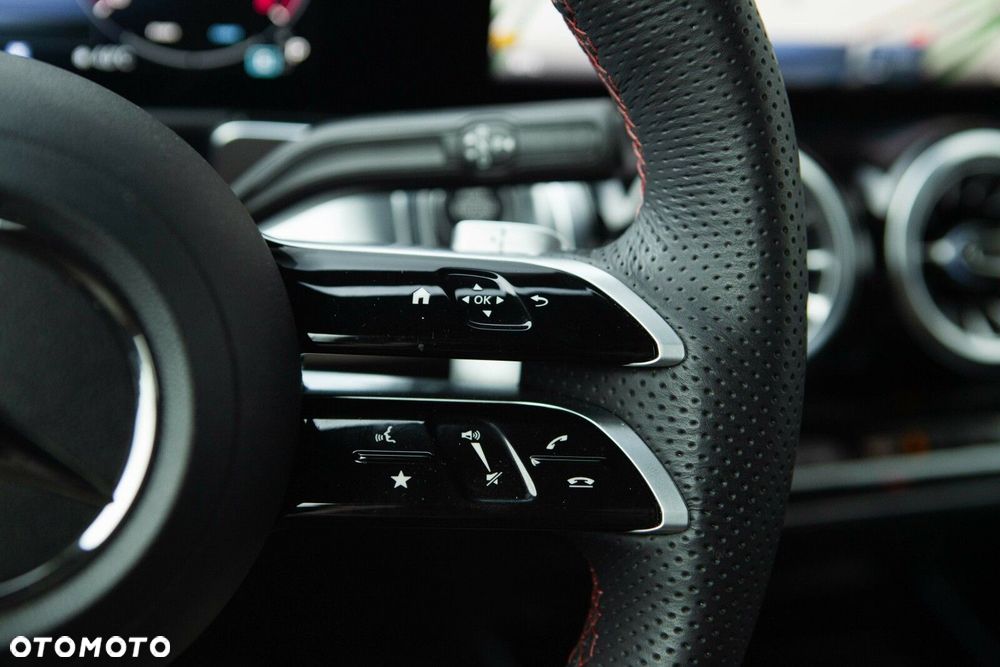 Mercedes-Benz GLB - 23