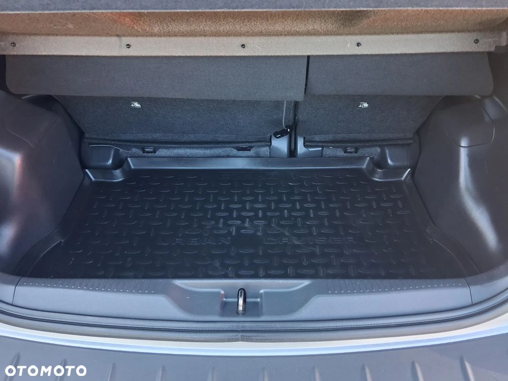 Toyota Urban Cruiser 1.33 4x2 Club - 35