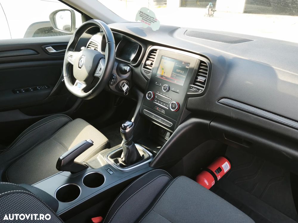 Renault Megane ENERGY TCe 100 INTENS - 9