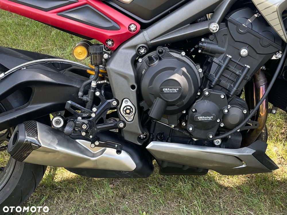 Triumph Street Triple - 4
