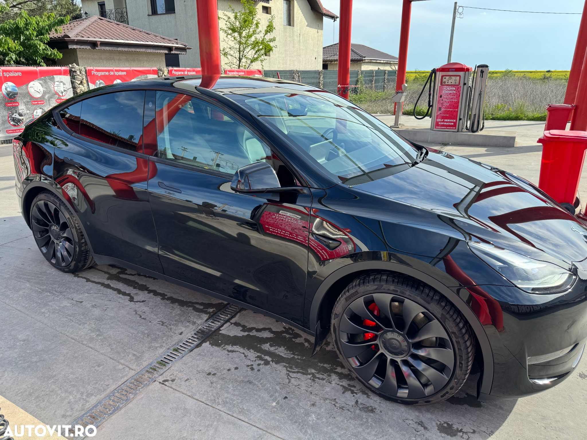Tesla Model Y Performance - 4