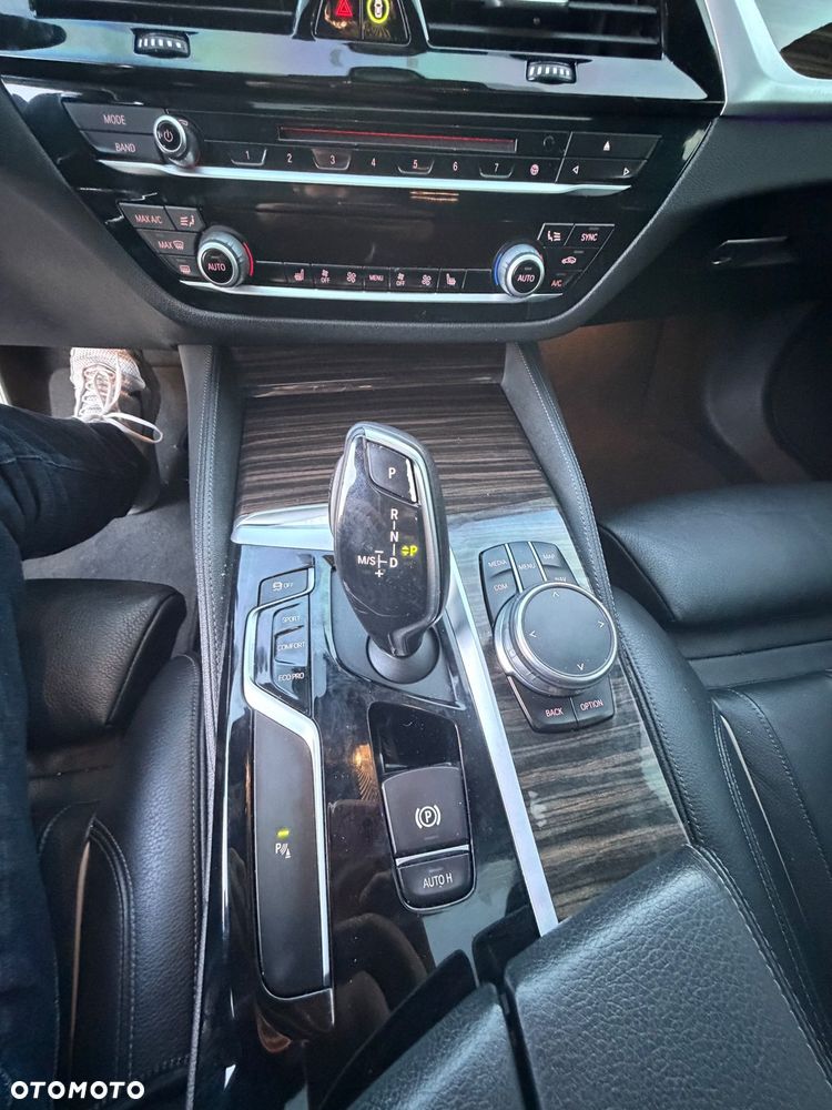 BMW Seria 5 530i M Sport Edition - 14