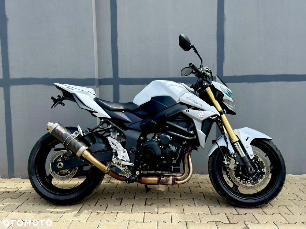 Suzuki GSR - 3