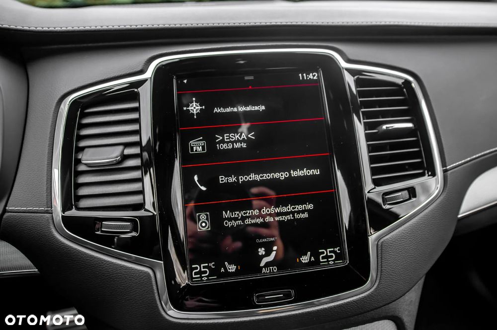 Volvo XC 90 D5 SCR AWD R-Design - 21