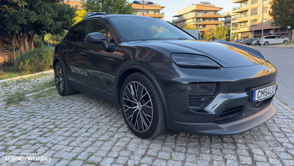 Porsche Macan Electric 4 - 2