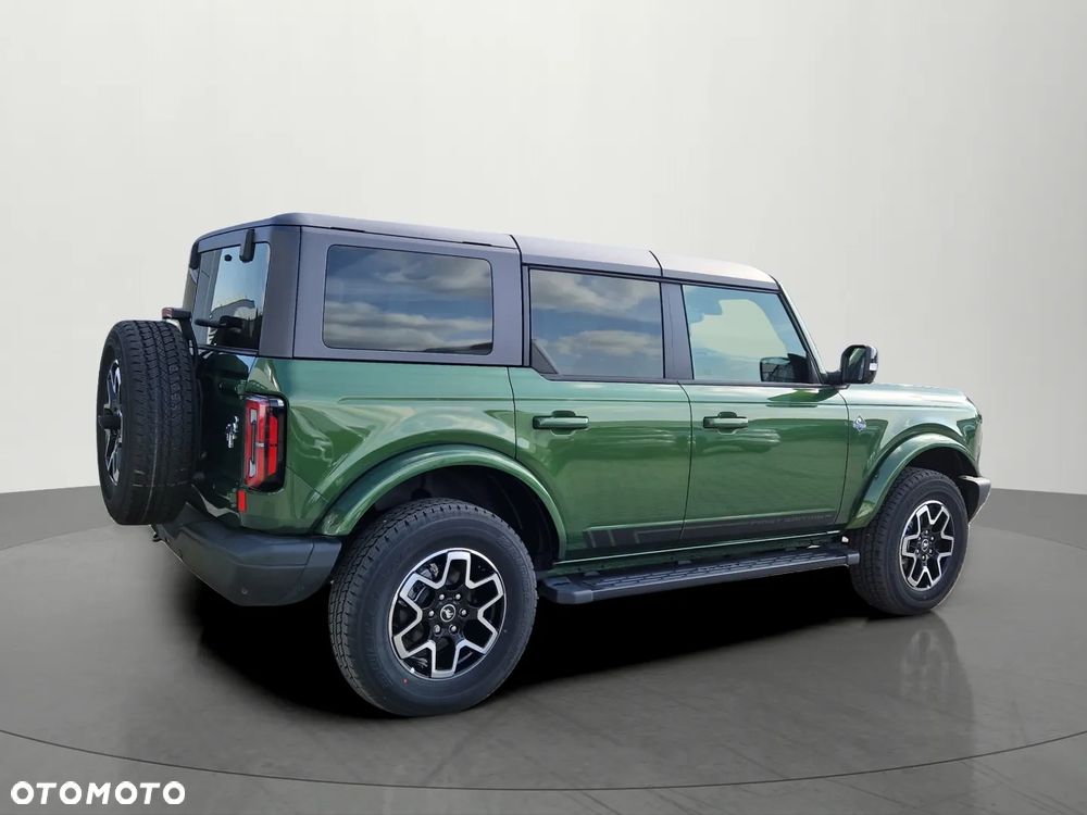 Ford Bronco - 5