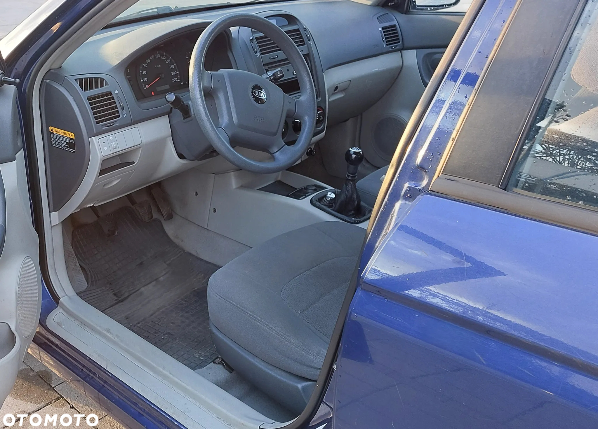 Kia Cerato 1.6 LX / Family - 6