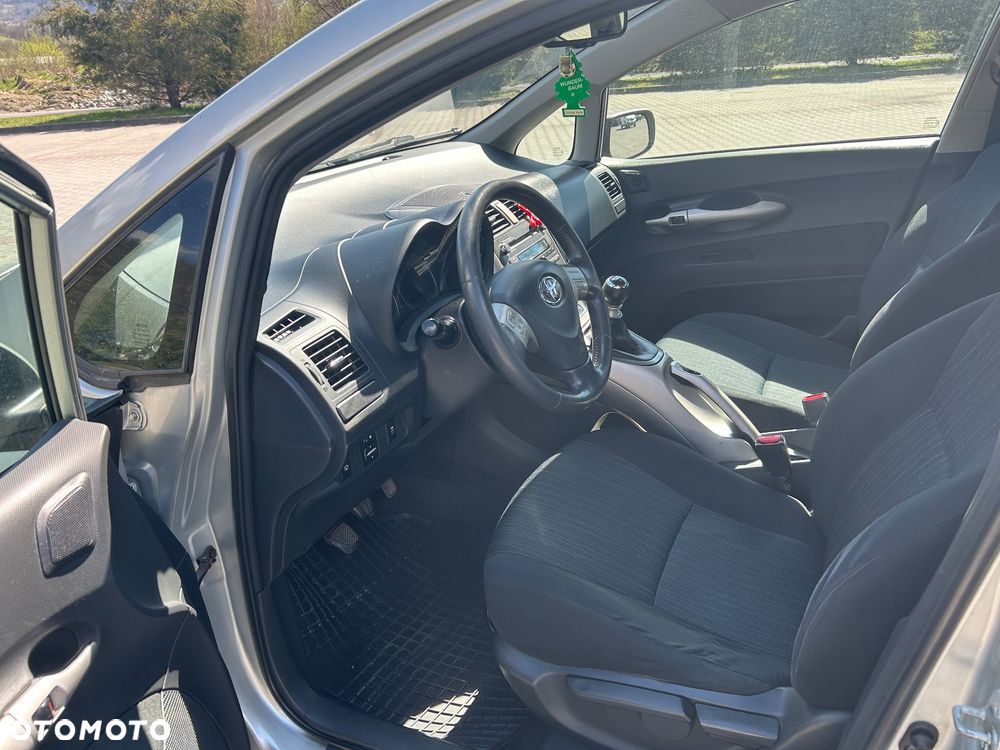 Toyota Auris 2.0 D-4D Sol - 6