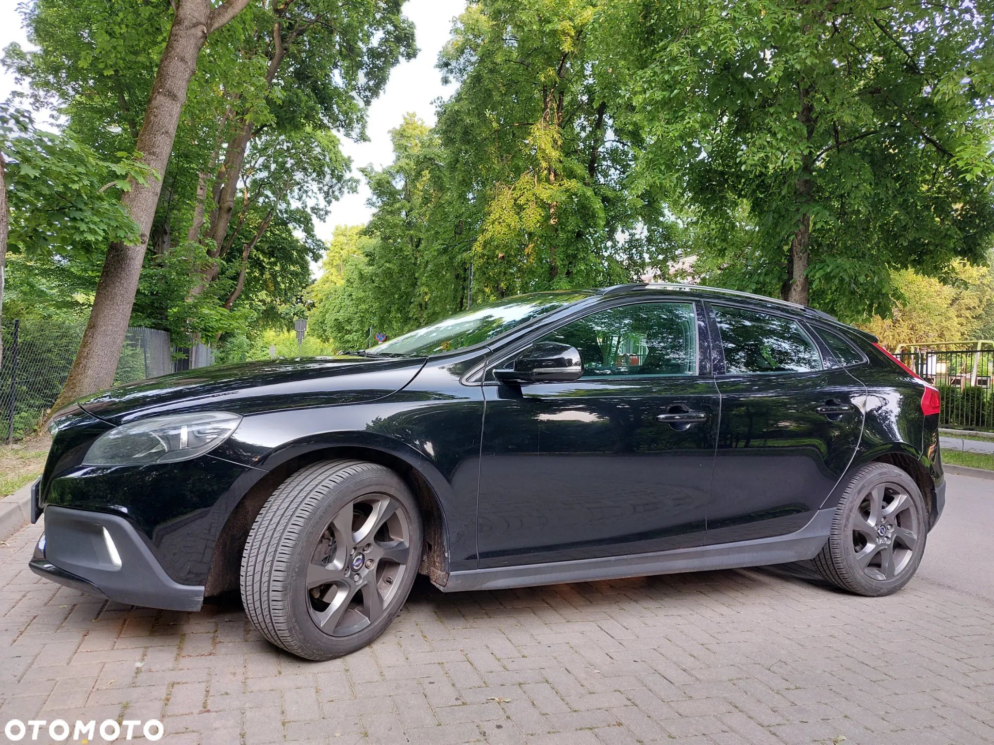 Volvo V40 Cross Country D2 Momentum - 1
