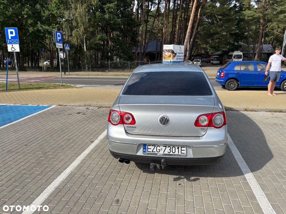 Volkswagen Passat 2.0 TDI DPF Comfortline - 4