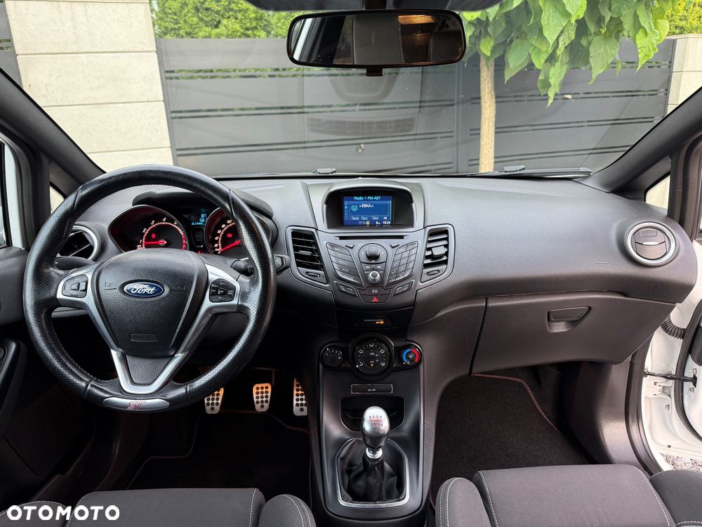 Ford Fiesta 1.6 EcoBoost ST - 31