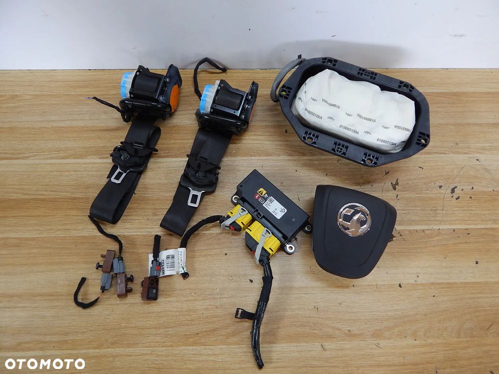 Poduszka powietrzna Airbag pas bezpieczeństwa przód sensor moduł  Opel Insignia A 13-17 Lift  Łuków części - 1