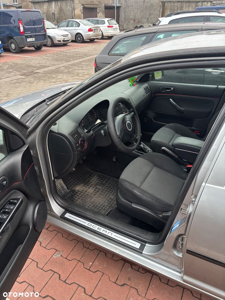 Volkswagen Golf - 10