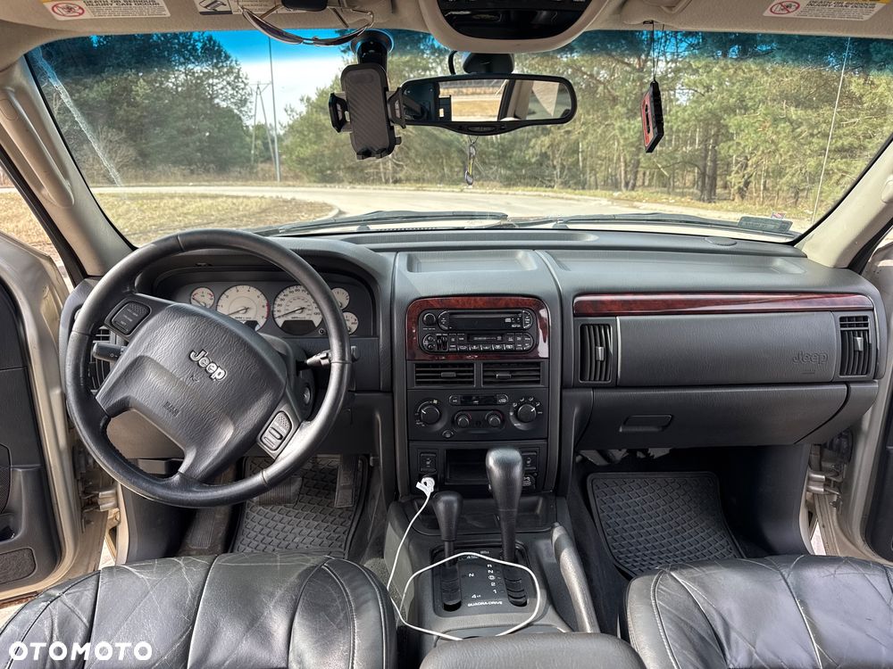 Jeep Grand Cherokee - 22