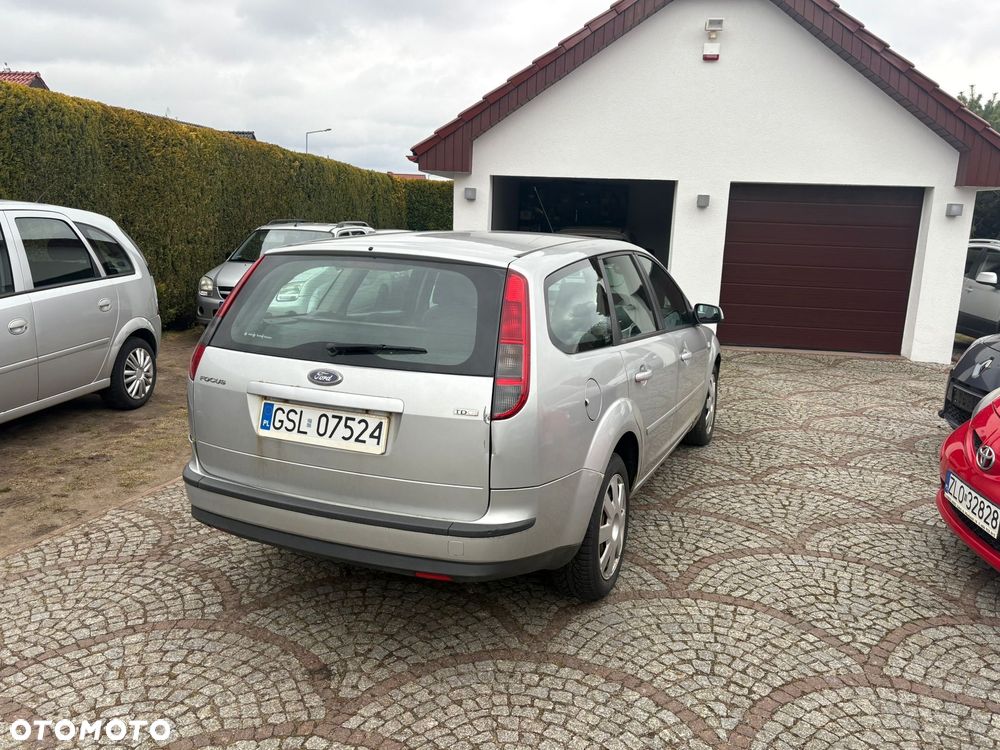 Ford Focus 1.8 TDCi Ambiente - 6