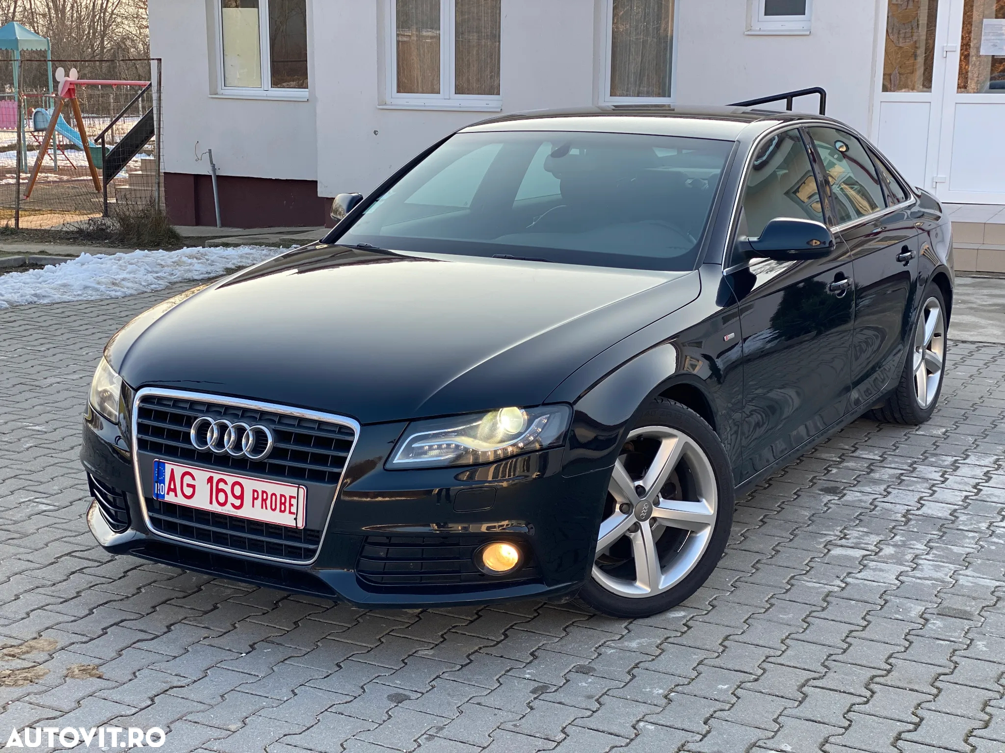 Audi A4 2.0 TDI DPF S line Sportpaket - 2