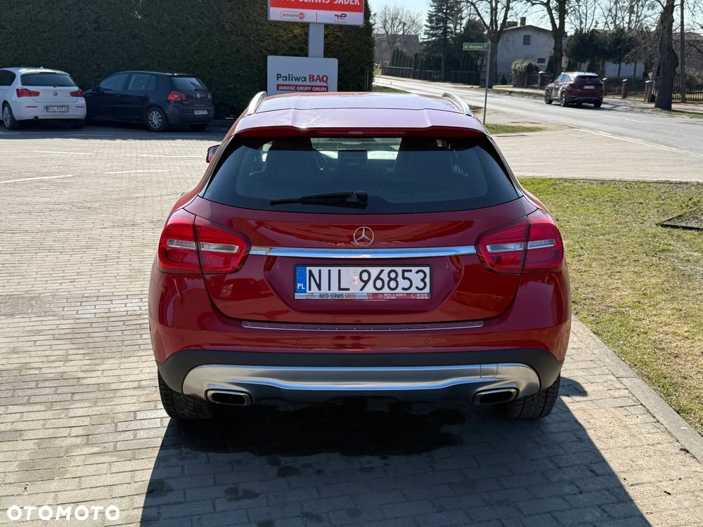 Mercedes-Benz GLA 180 7G-DCT - 7