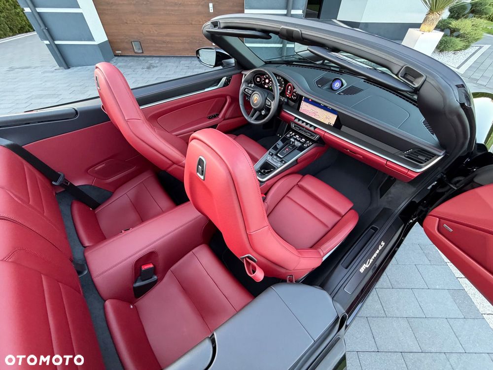 Porsche 911 Carrera 4S - 39