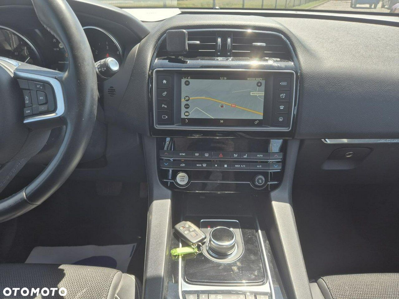 Jaguar F-Pace - 15