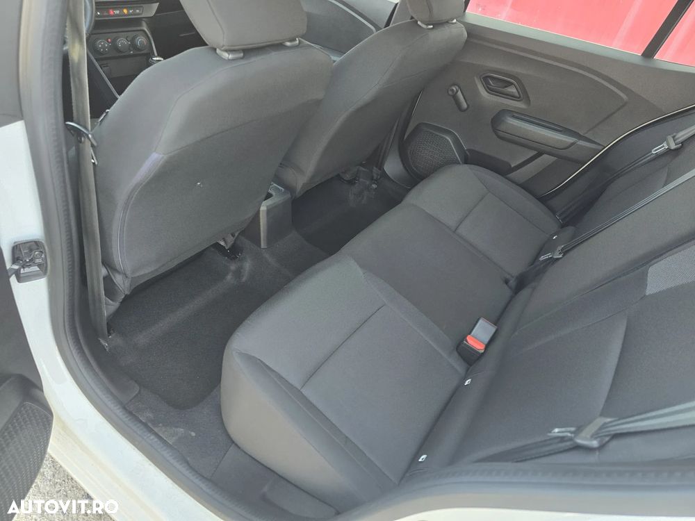 Dacia Logan TCe 90 Essential - 9