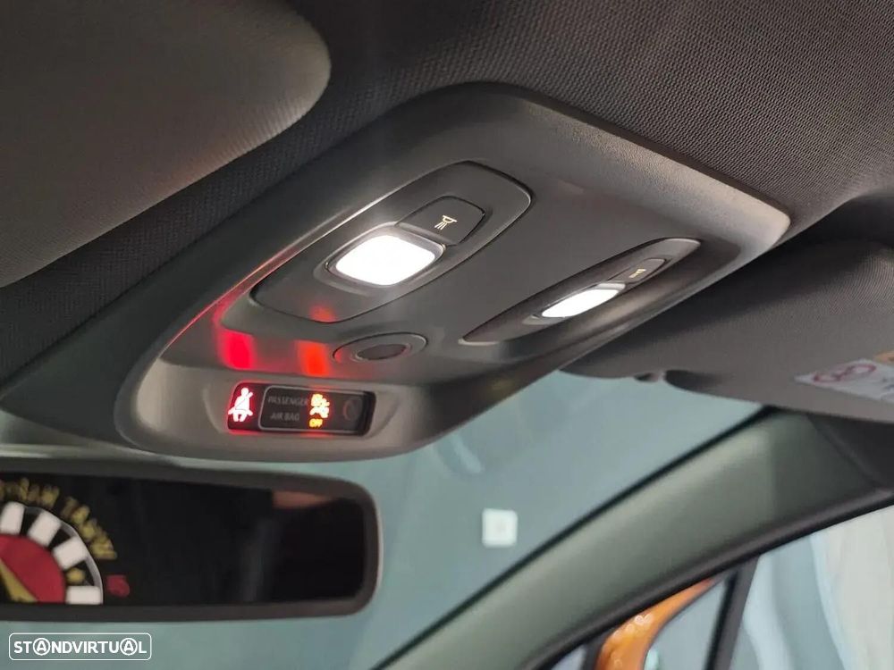 Renault Captur 1.5 dCi Exclusive EDC - 48