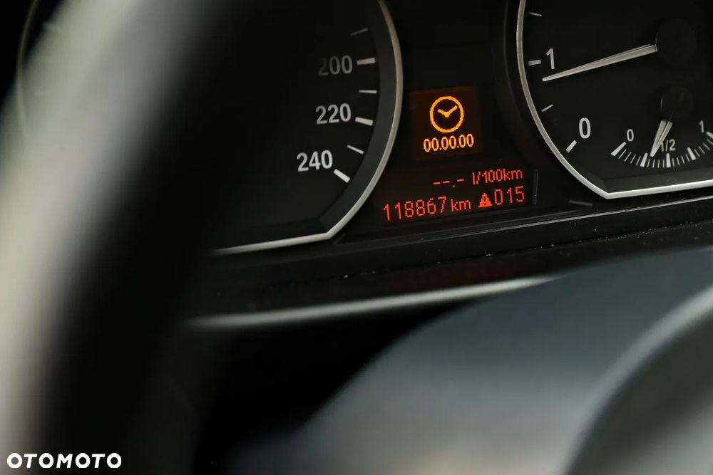 BMW Seria 1 116i - 38