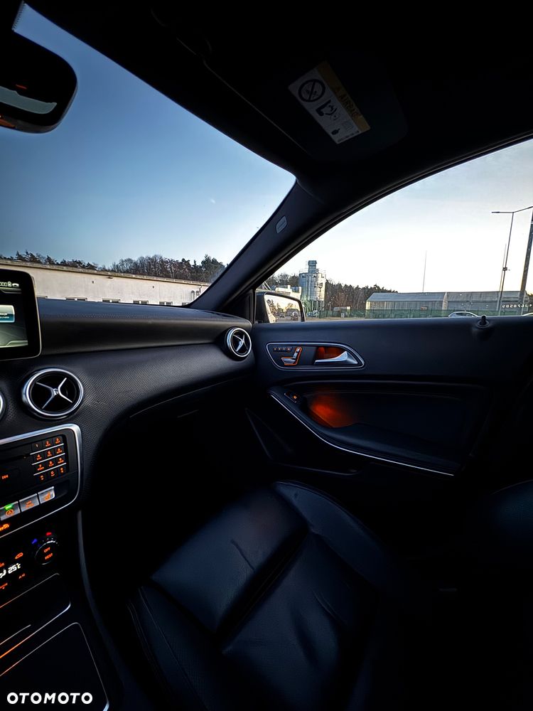 Mercedes-Benz Klasa A 200 d 4-Matic AMG Line - 9