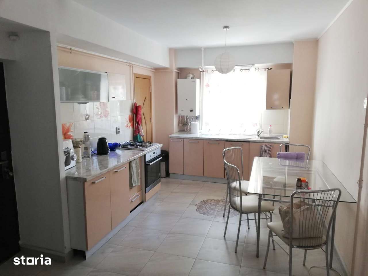 De închiriat apartament cu 3 camere în Piața Cipariu — fotografia 3