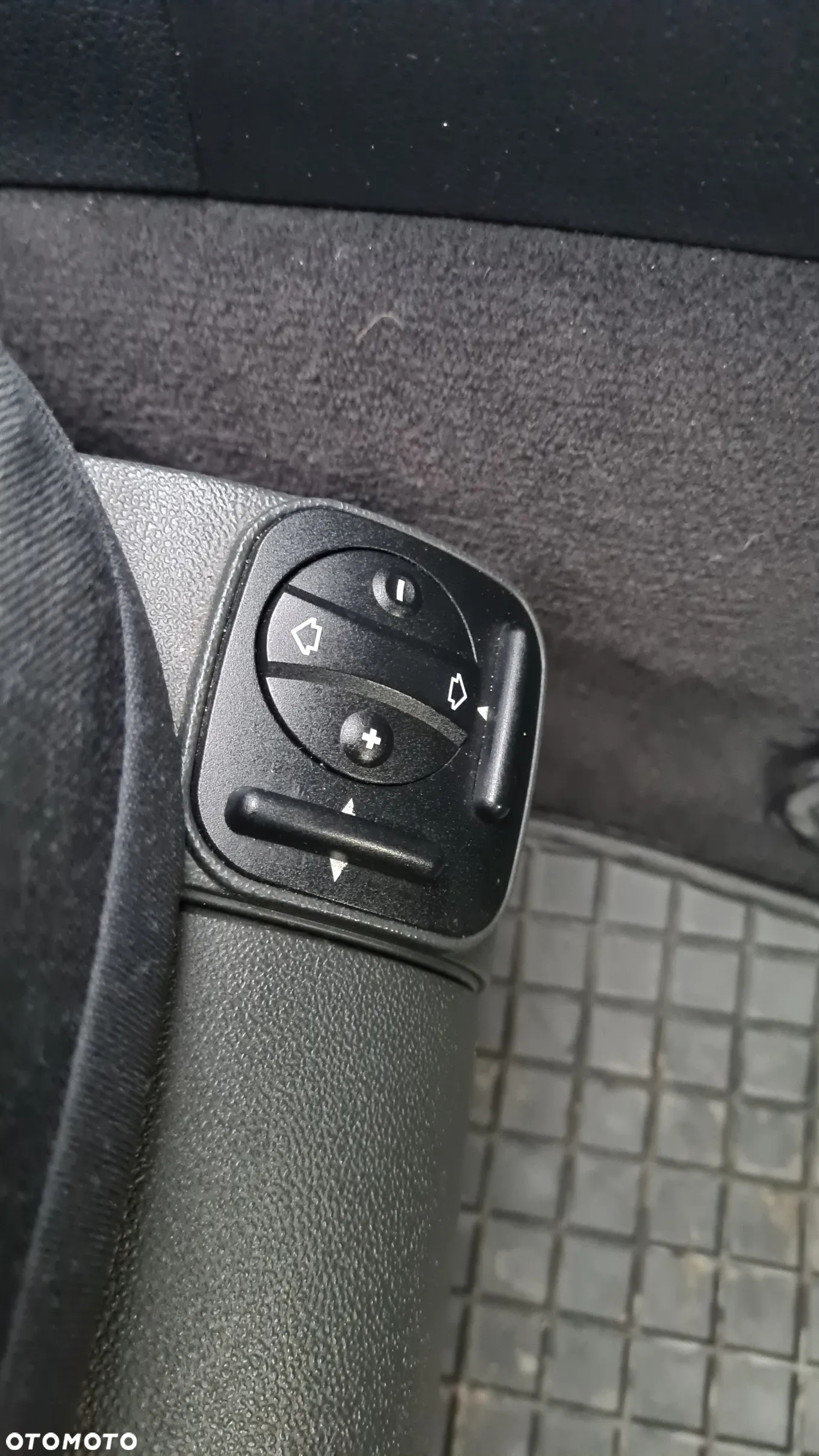 Mercedes-Benz Klasa E 320 CDI T Avantgarde - 15