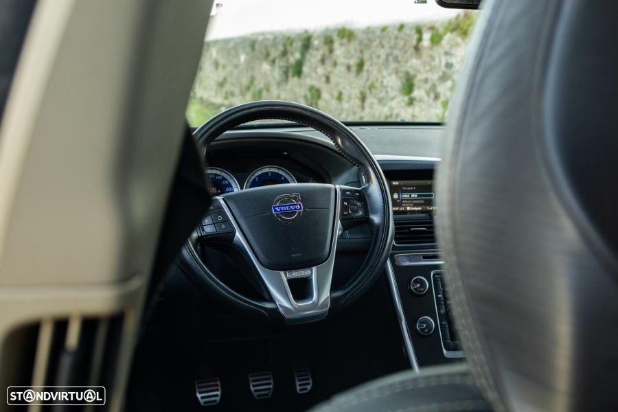 Volvo XC 60 2.0 D3 Drive R-Design 85 Anos Start/Stop - 28