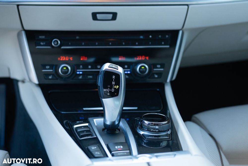 BMW Seria 5 530d xDrive - 17