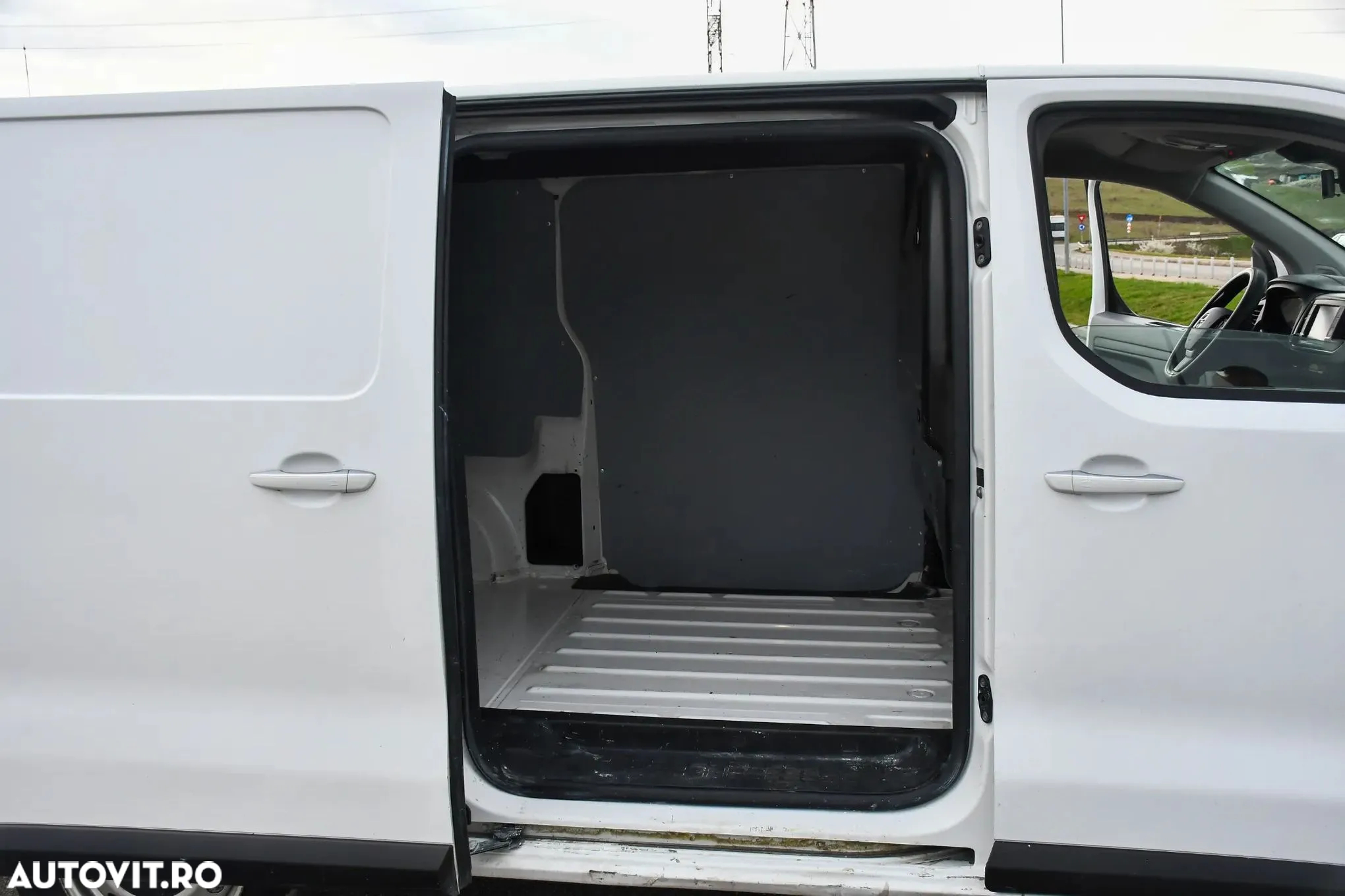Opel VIVARO - 11