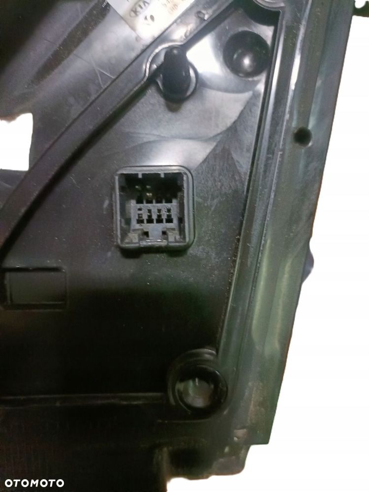 KIA SPORTAGE II LIFT 04-10 r. ELEKTRYCZNE LUSTERKO PRAWE kod lakieru 1K EU - 6
