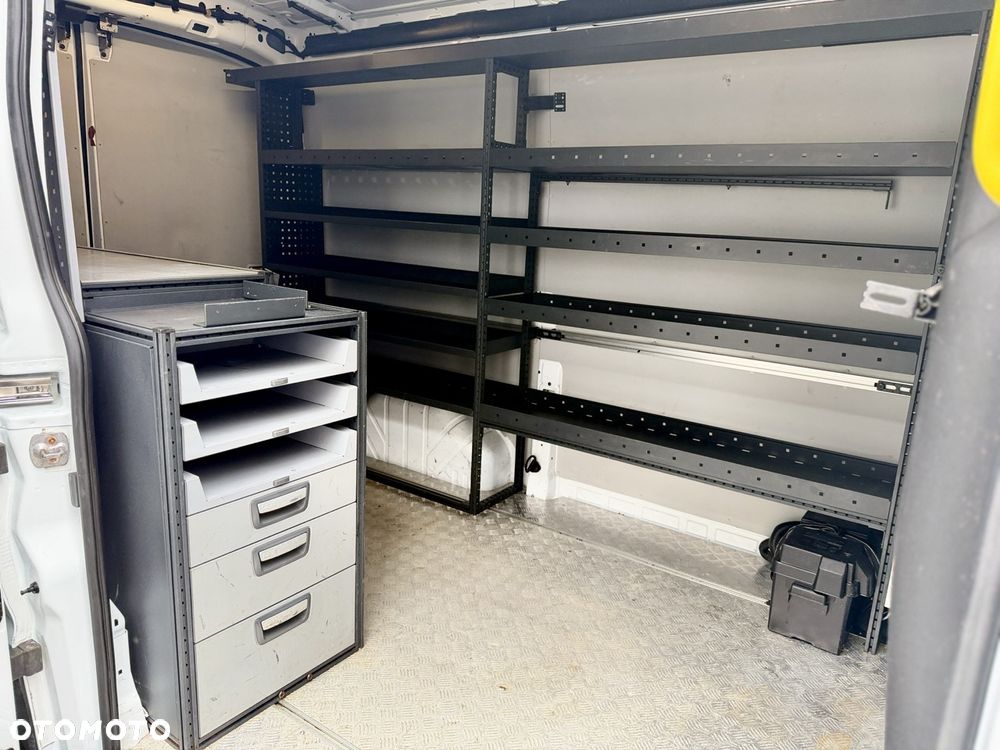 Ford Transit - 25