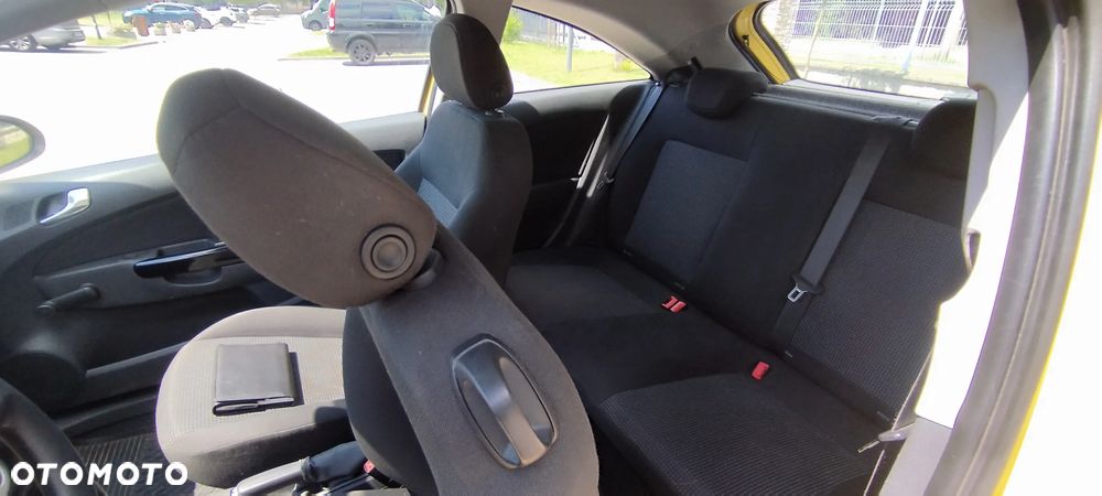 Opel Corsa - 11